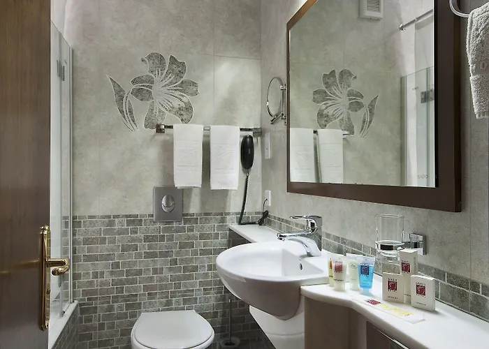 塞莫利酒店 3* 尼科西亚