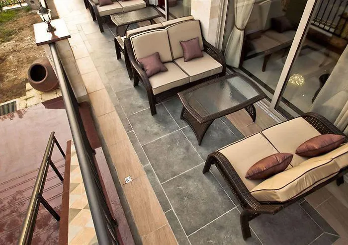 سيميلي نيقوسيا